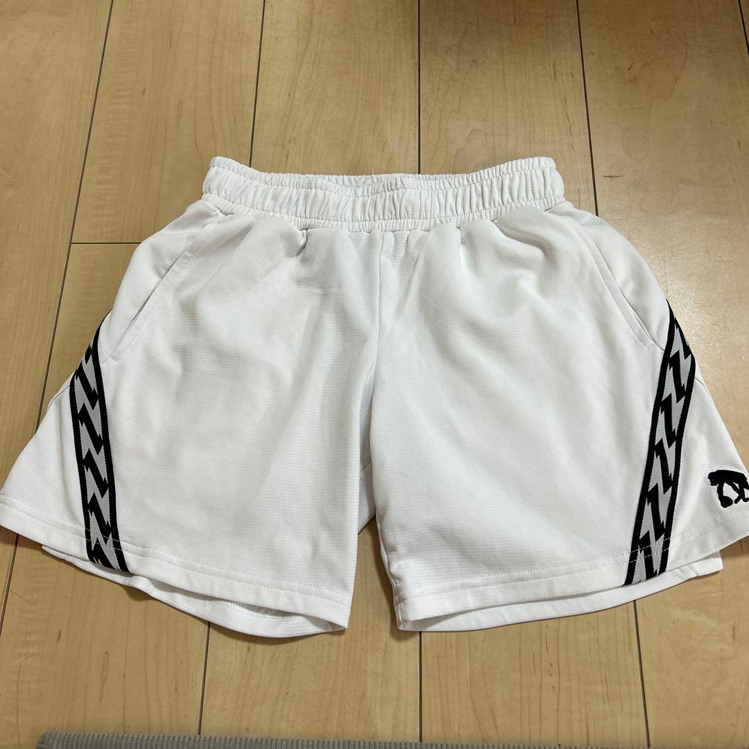 EGOZARU ブラックとホワイト　ショートパンツ S 2点セット