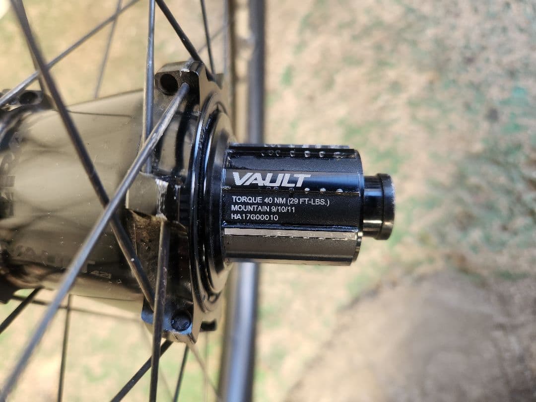 RACE FACE VAULT カーボンリム完組ホイール　27.5インチ