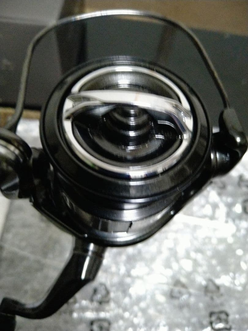SHIMANO Vanquish C2000S スピニングリール