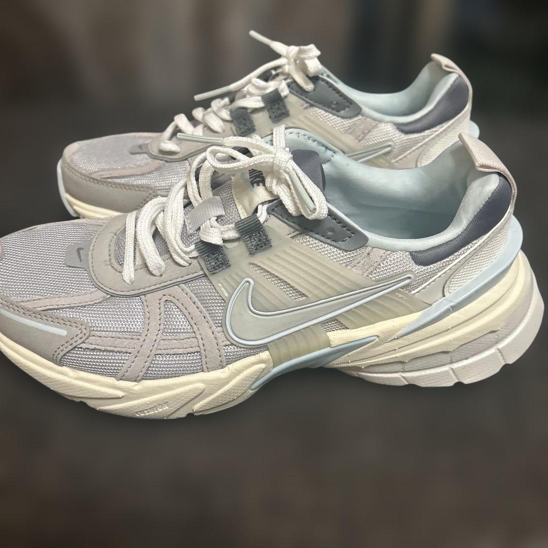 ナイキ V2K ラン　23.5 新品