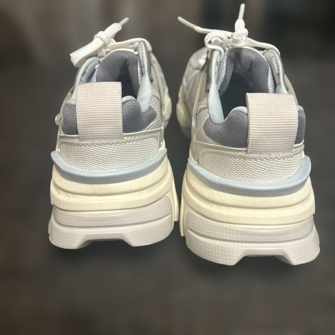 ナイキ V2K ラン　23.5 新品