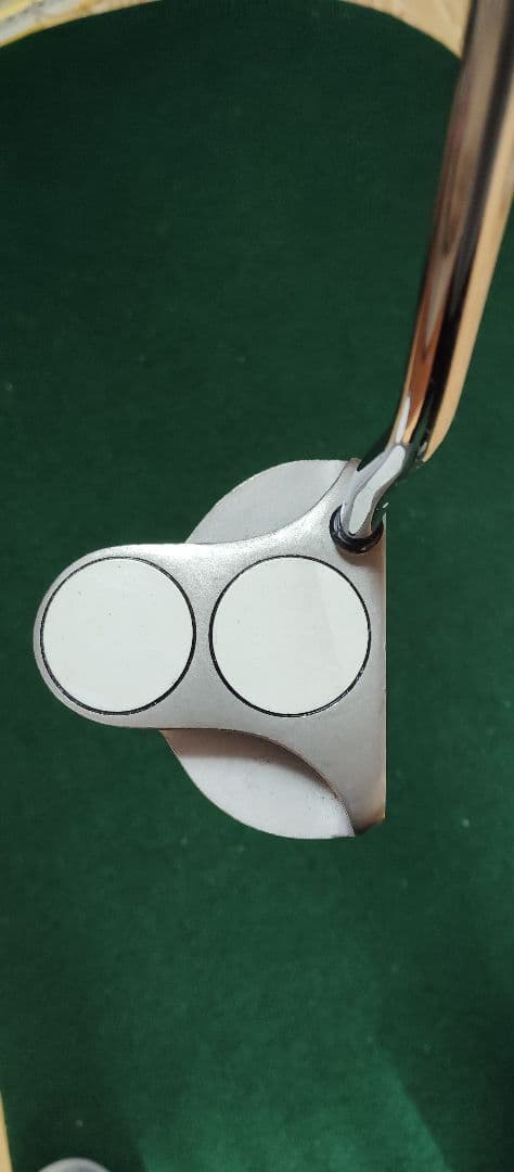 ハローキティデザイン ODYSSEY 2-Ball パター。