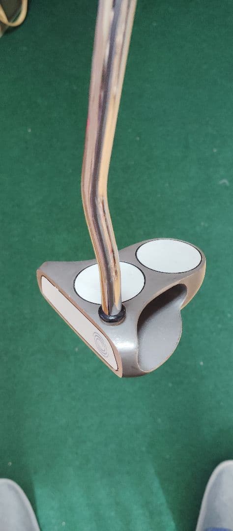 ハローキティデザイン ODYSSEY 2-Ball パター。