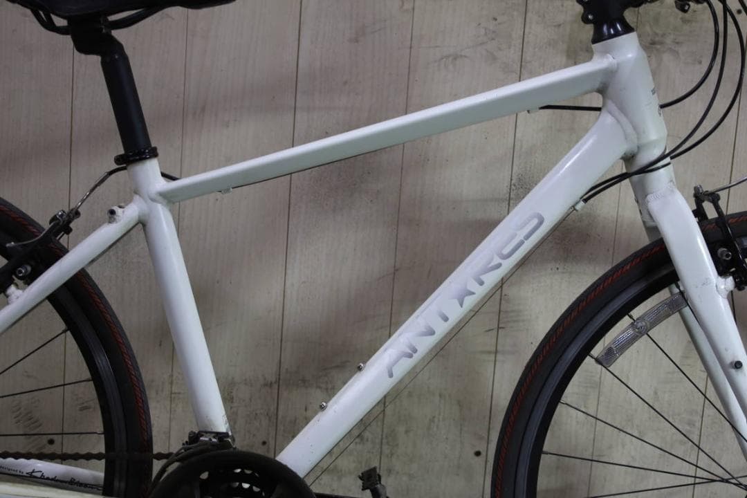 ANTARES(アンタレス)700C アルミ 24速 440mm 白クロスバイク