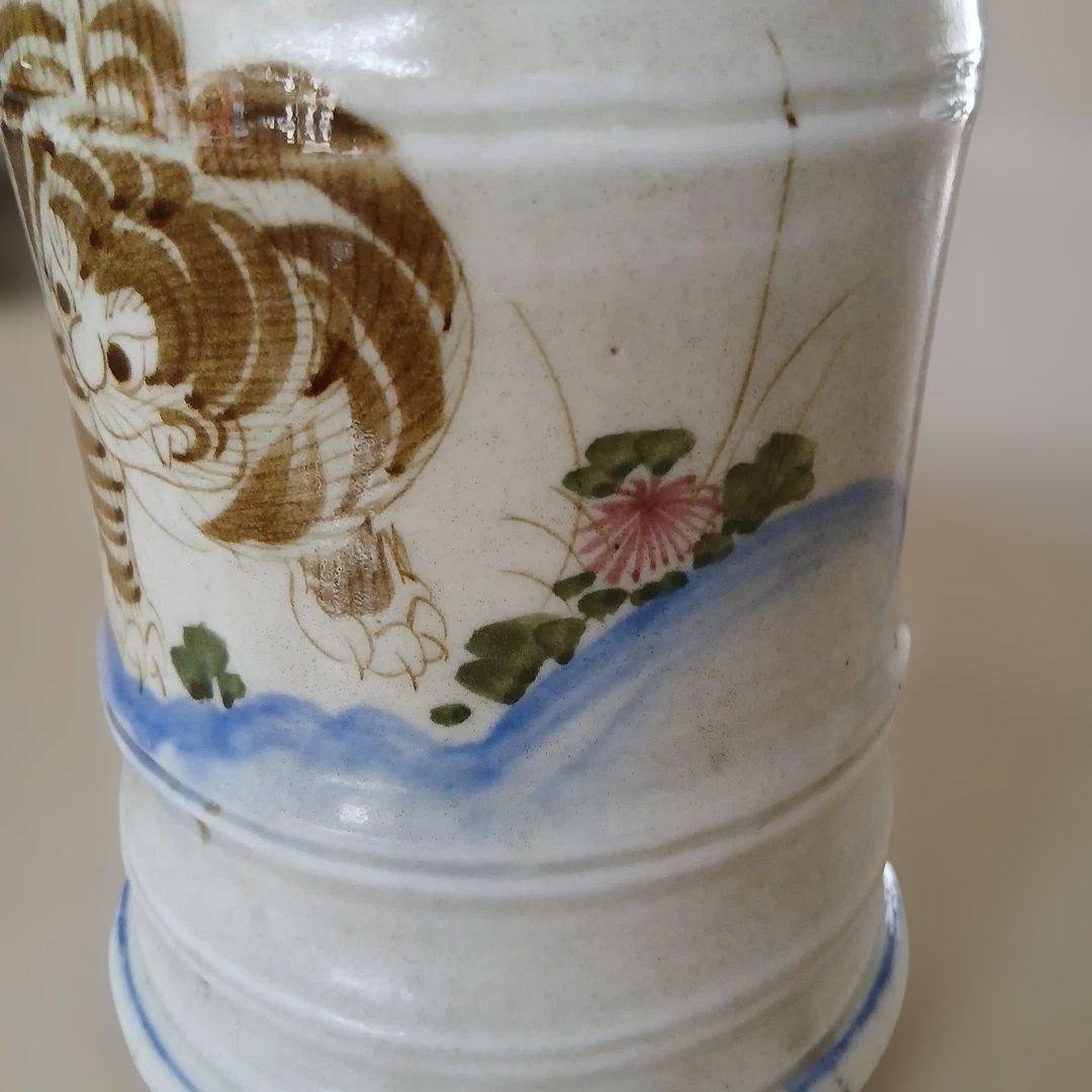 伊万里焼、陶器の虎(猫？)相当古い花瓶(外国サイトで16000円と解答)