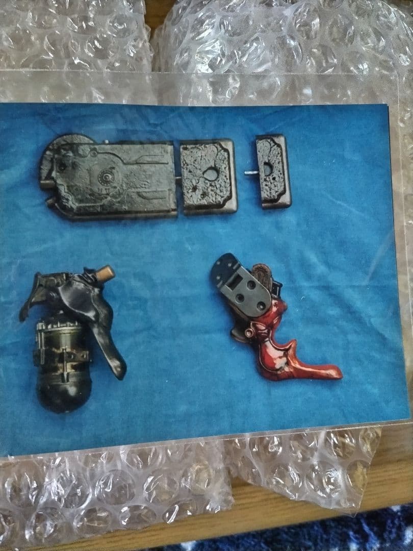超リアル！フューチャーモデルズ　ゼイラム　イリアのセーブガン　ライター　手榴弾