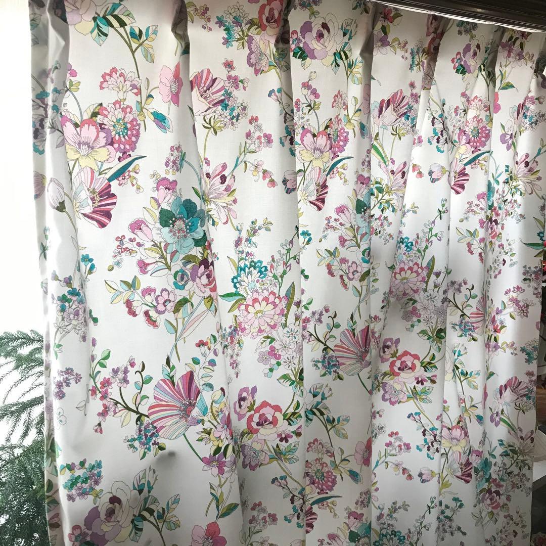 花柄　カーテン　幅150cm×丈200cm2枚
