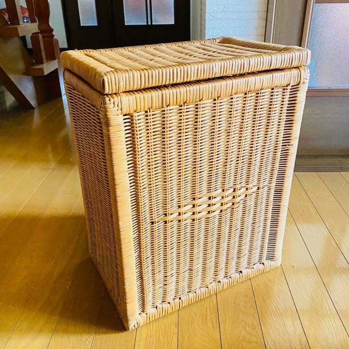フタ付き籐バスケット