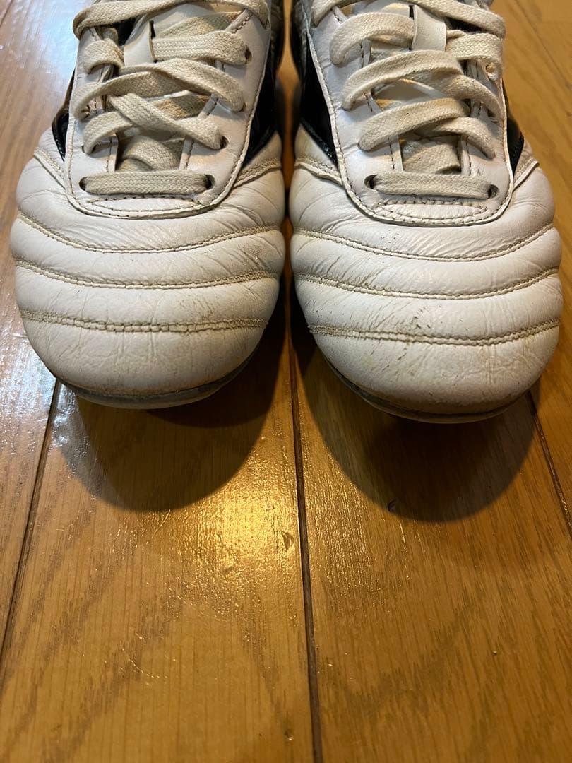 Mizuno サッカーシューズ ホワイト/ブラック　24.5センチ