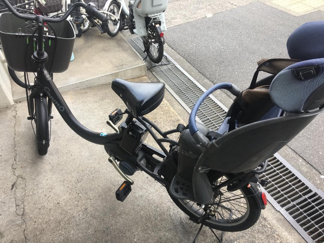 地域限定送料無料　ギュットクルームR　2021年　子供乗せ　黒系　電動自転車