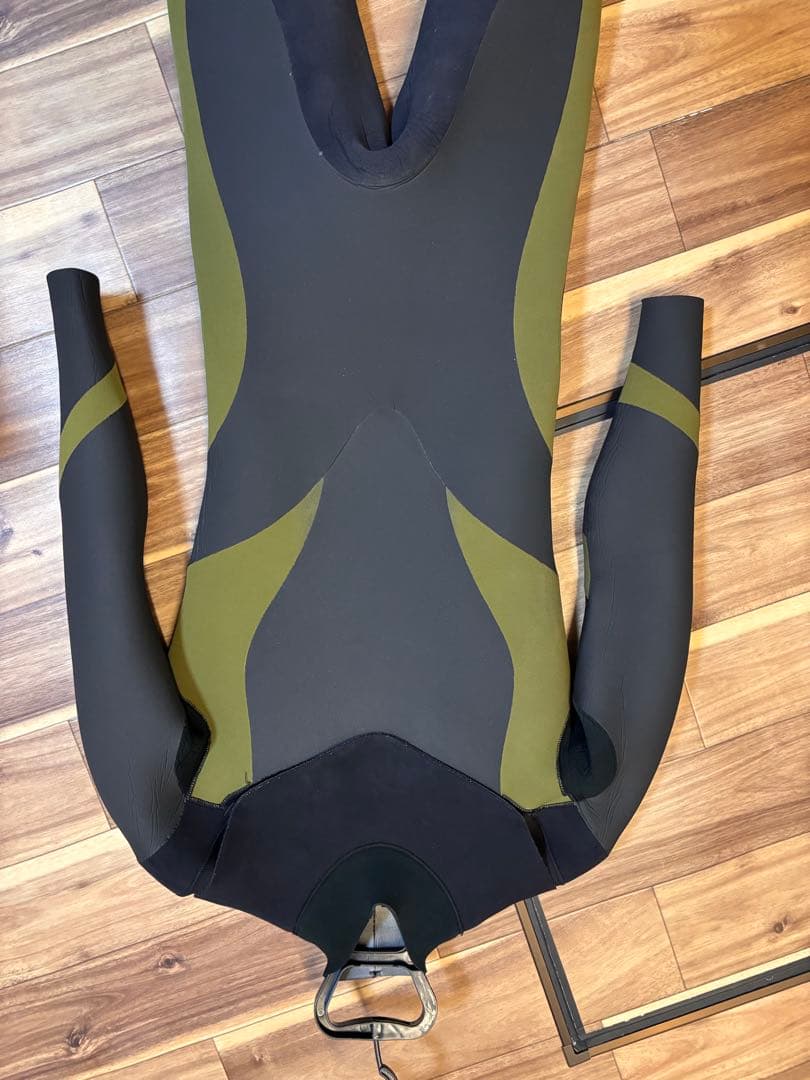 美品 ウエットスーツ 5mmセミドライフルスーツ　MB
