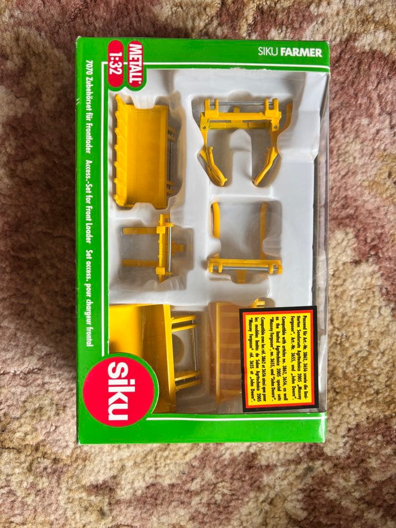 SIKU 農業用アタッチメント トラクター 1:32