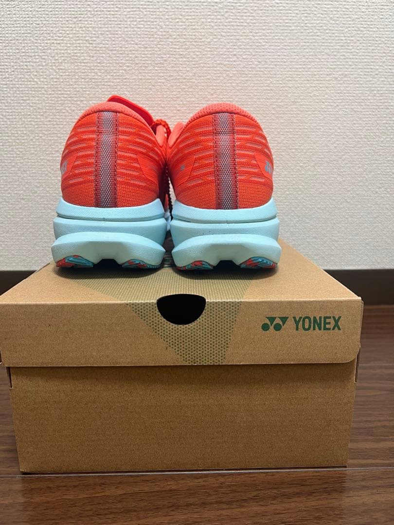 YONEX カーボンクルーズSR 27.0cm タイガーリリー