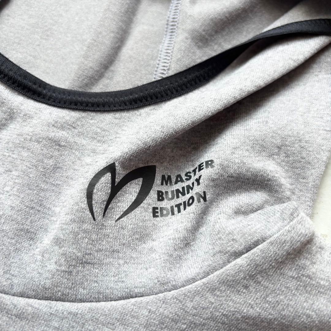MASTER BUNNY EDITION ストレッチフードパーカー薄手 ロゴ M