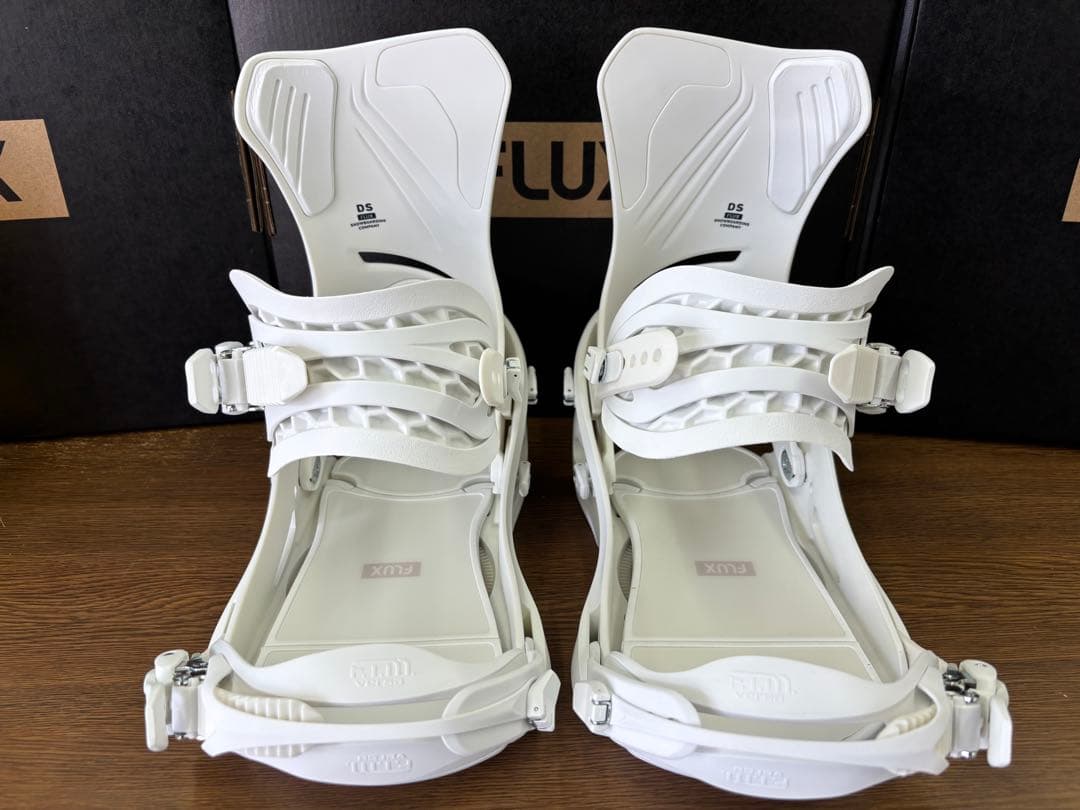 FLUX / DS / WHT / Mサイズ　新品未使用