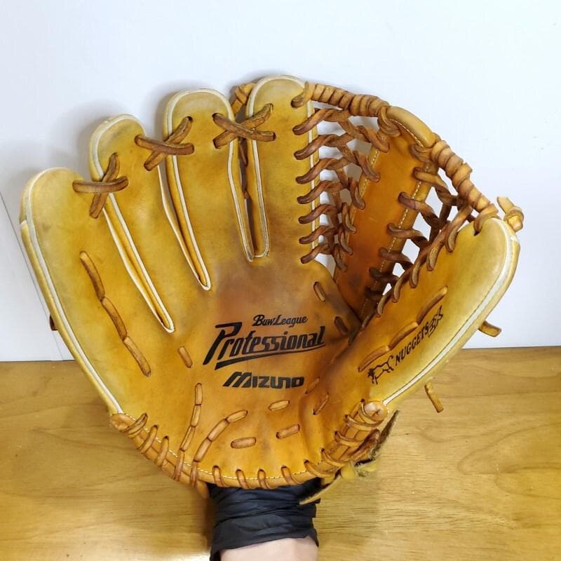 ミズノ イチローモデル プラチナカラー Ｍラベル 左投げ用 外野用 軟式グローブ