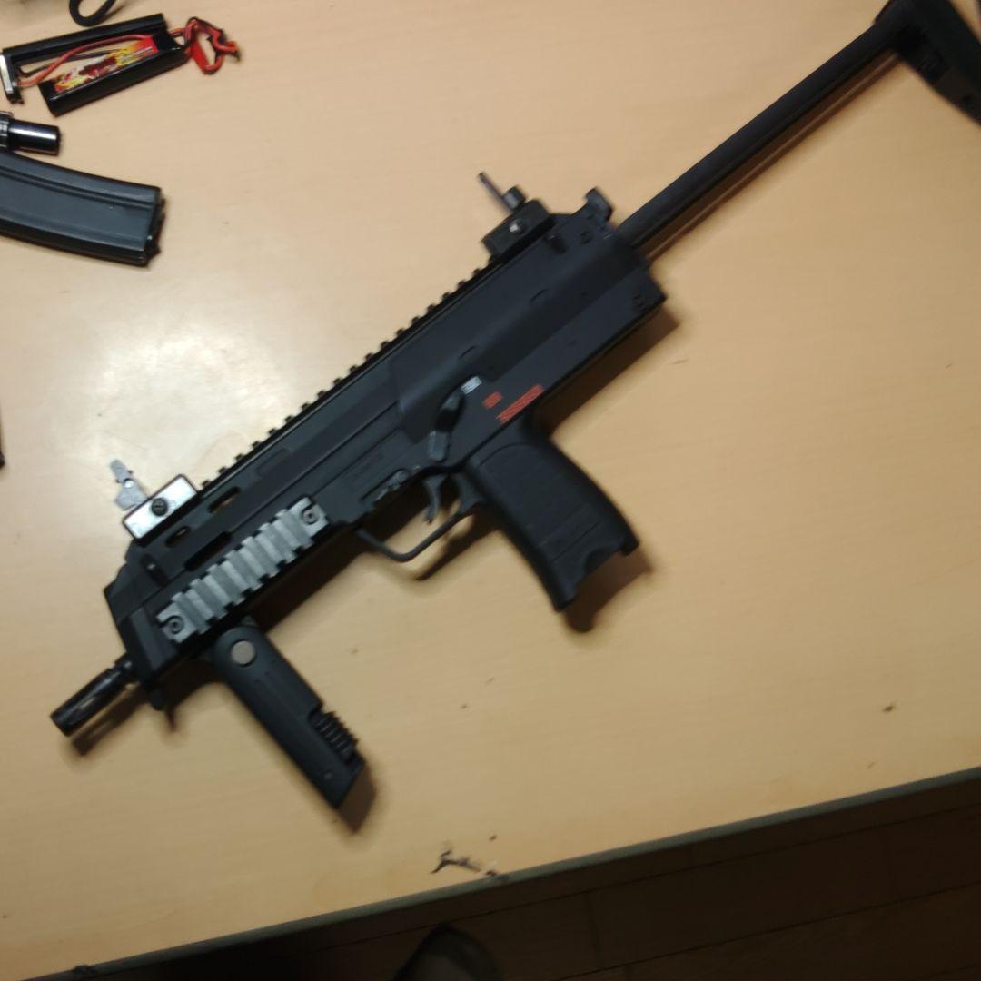 東京マルイ MP7A1 電動ガン、リポバッテリー仕様 。付属品付き