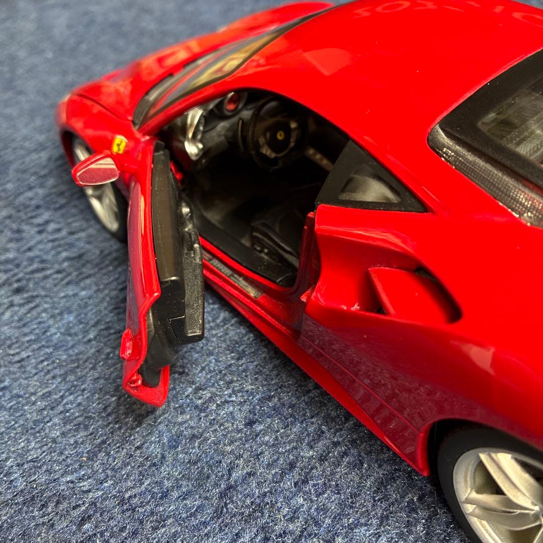 フェラーリ488GTB 1/18 ブラーゴ製