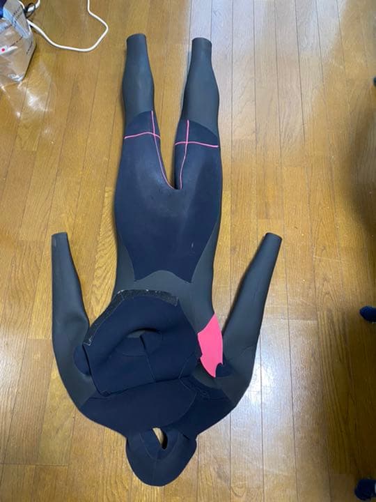 セミドライウエットスーツ