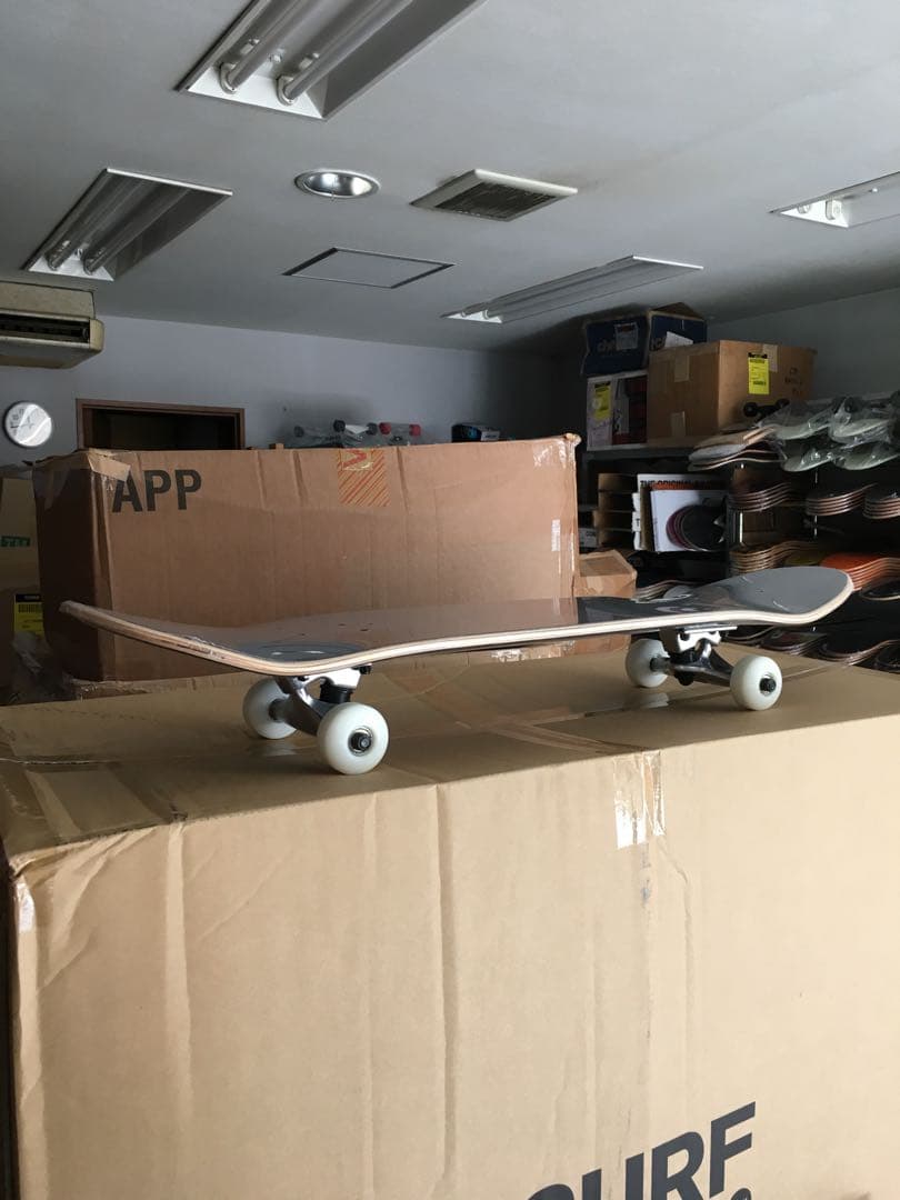 送料無料 新品 USAブランクスケートボード スケボー コンプリート 8.0