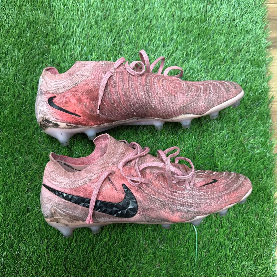 Nike サッカーシューズ ピンク/ブラック