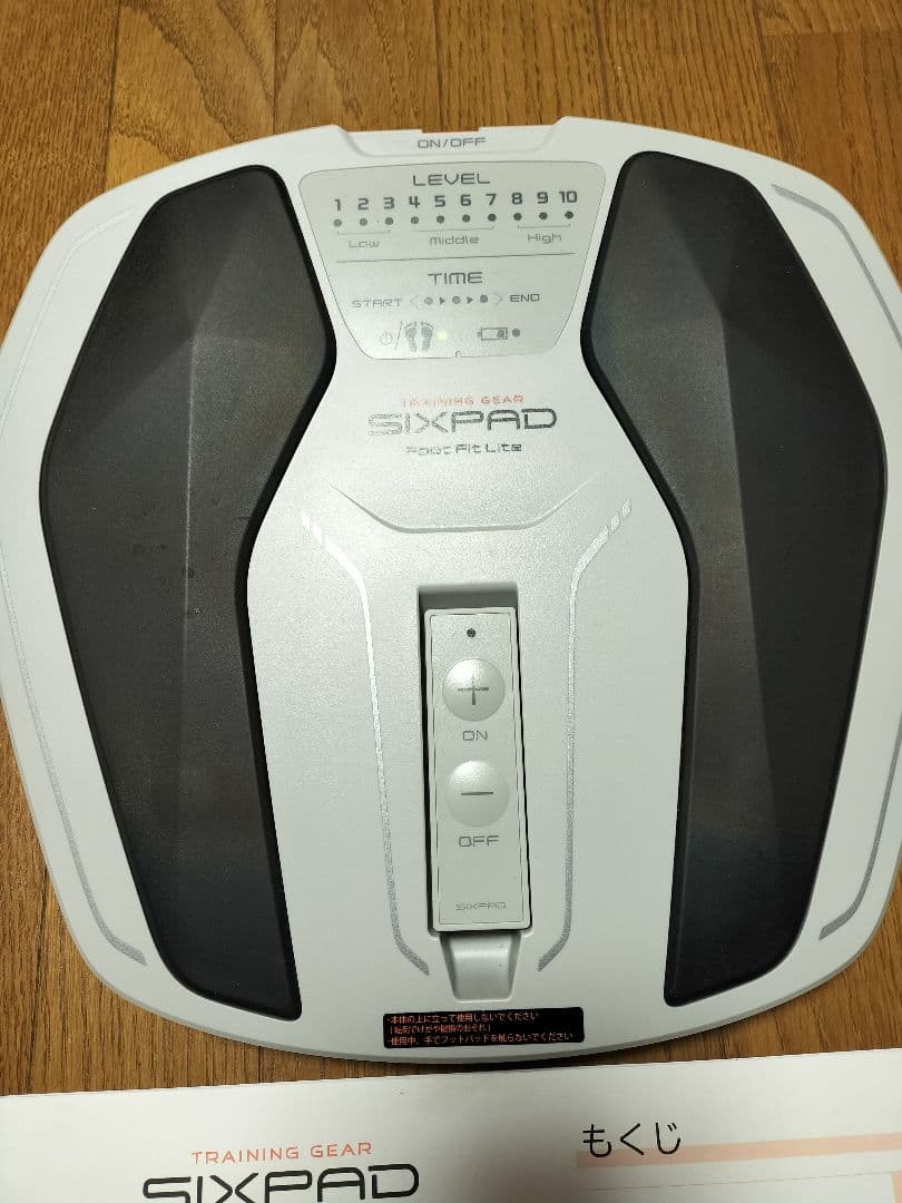 即購入OK　美品　SIXPAD　 フットフィットライト　SE-AH14A