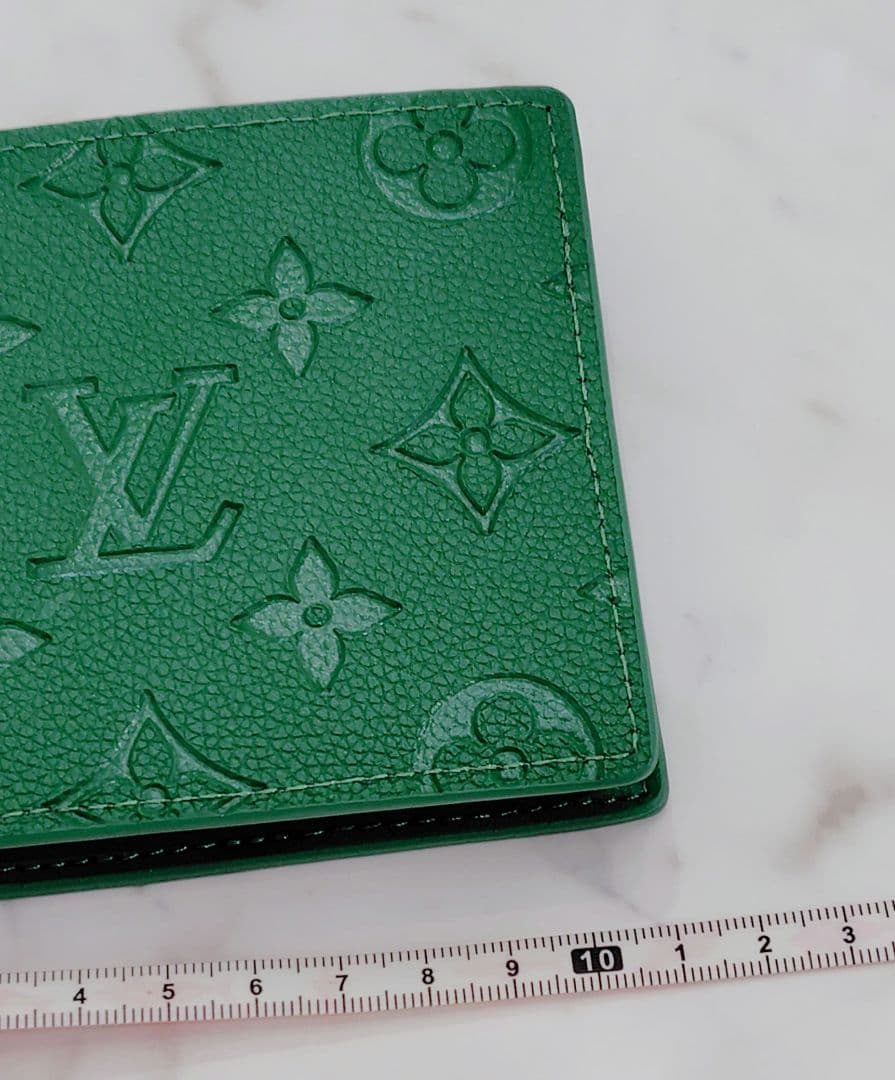 二つ折り財布☆グリーン☆LOUISVUITTON☆ノベルティ☆金運カラー