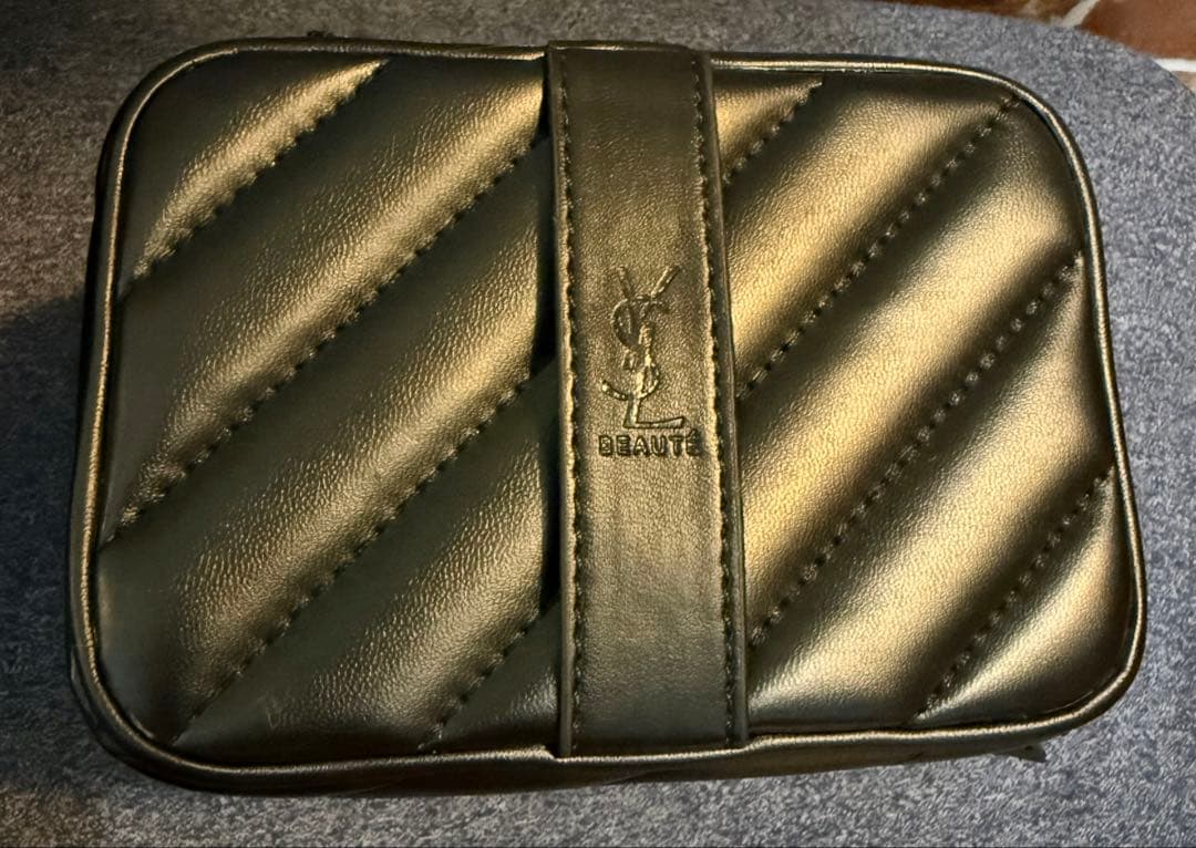 YSL ブラックキルティングバッグ