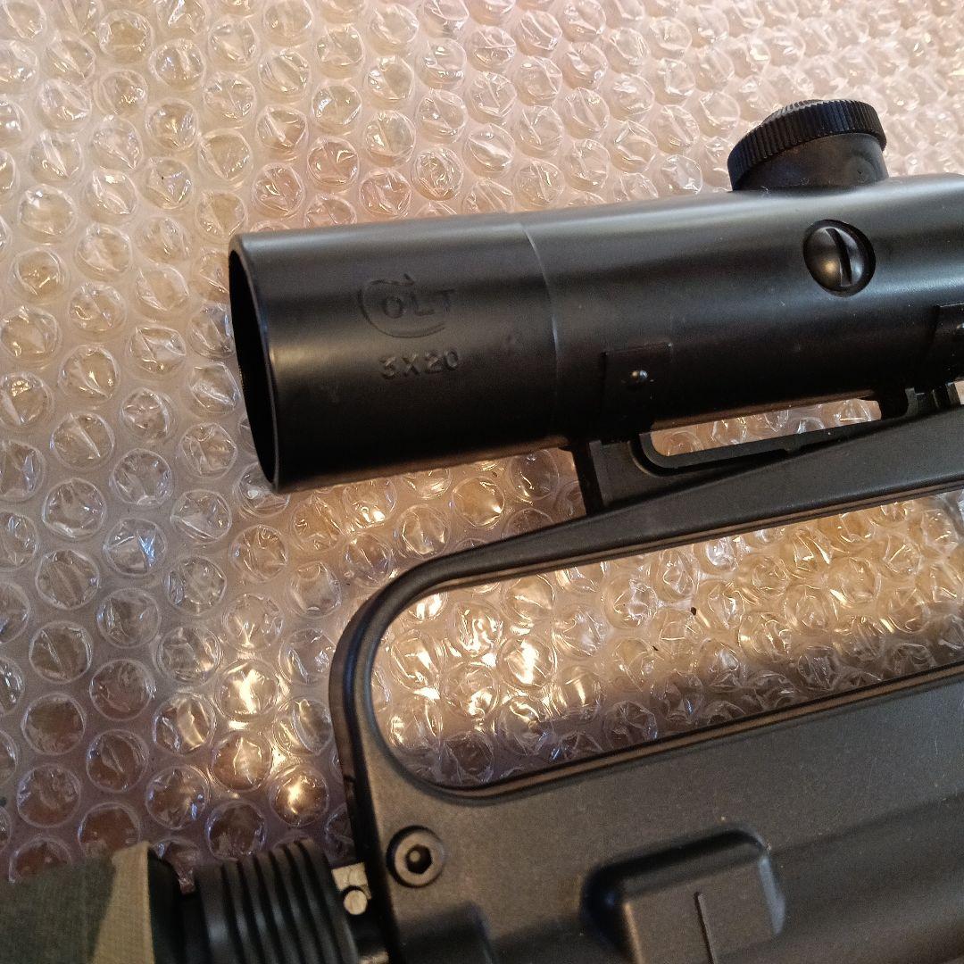 ・M16ーＡ1 (銃口は塞がれています、モデルガン)　・コクサイ製