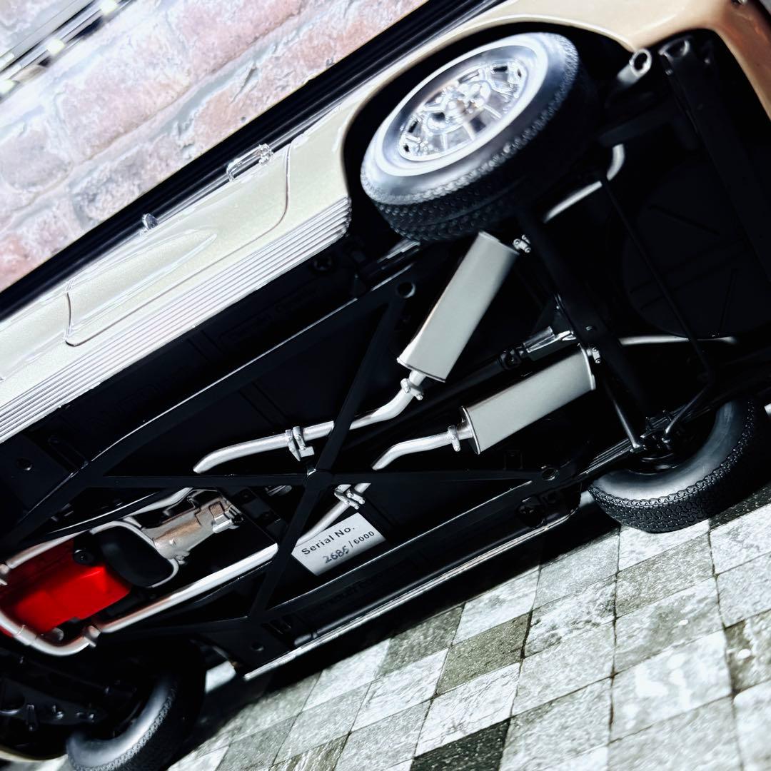 1/18 AUTOart シボレー コルベット 1962 ハーベストゴールド