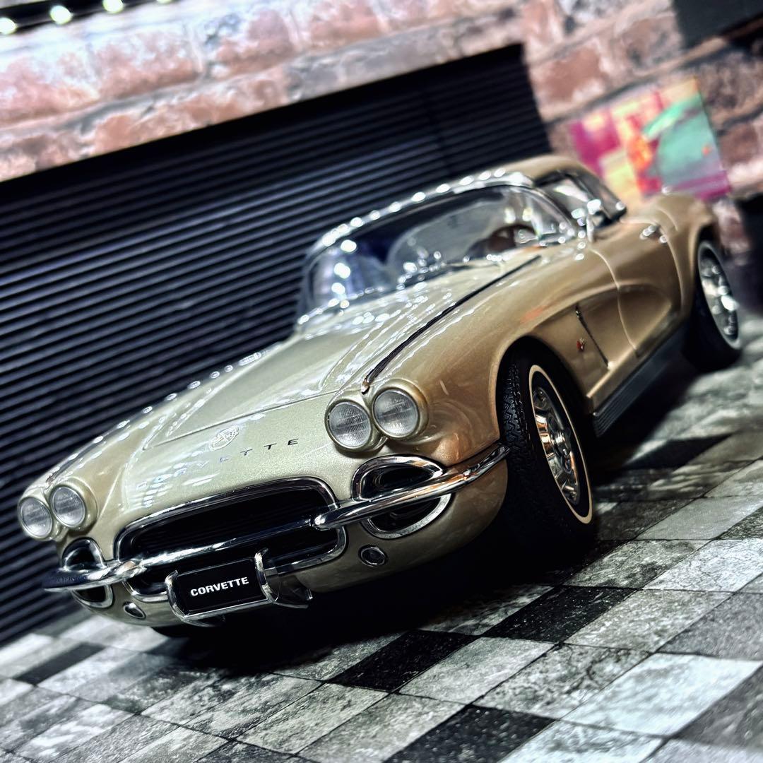 1/18 AUTOart シボレー コルベット 1962 ハーベストゴールド
