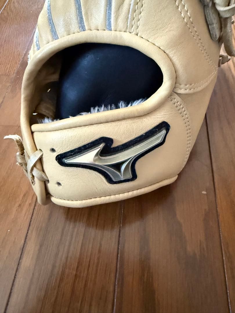MIZUNO グローバルエリート軟式右投げ内野手用グローブ