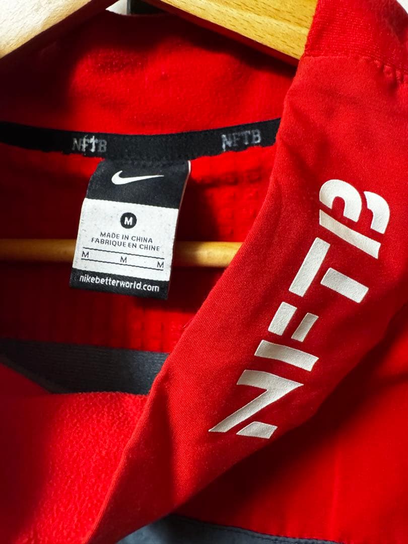 NIKEナイキNFTB 上下セットアップピステ裏地起毛　ジャージ【美品】