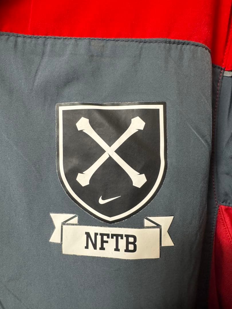 NIKEナイキNFTB 上下セットアップピステ裏地起毛　ジャージ【美品】