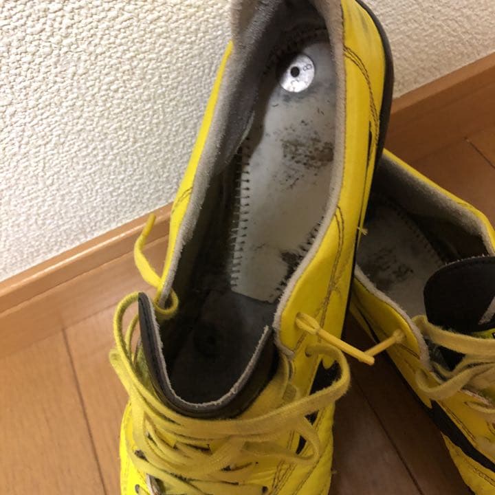 サッカースパイク ミズノ フットサルシューズ