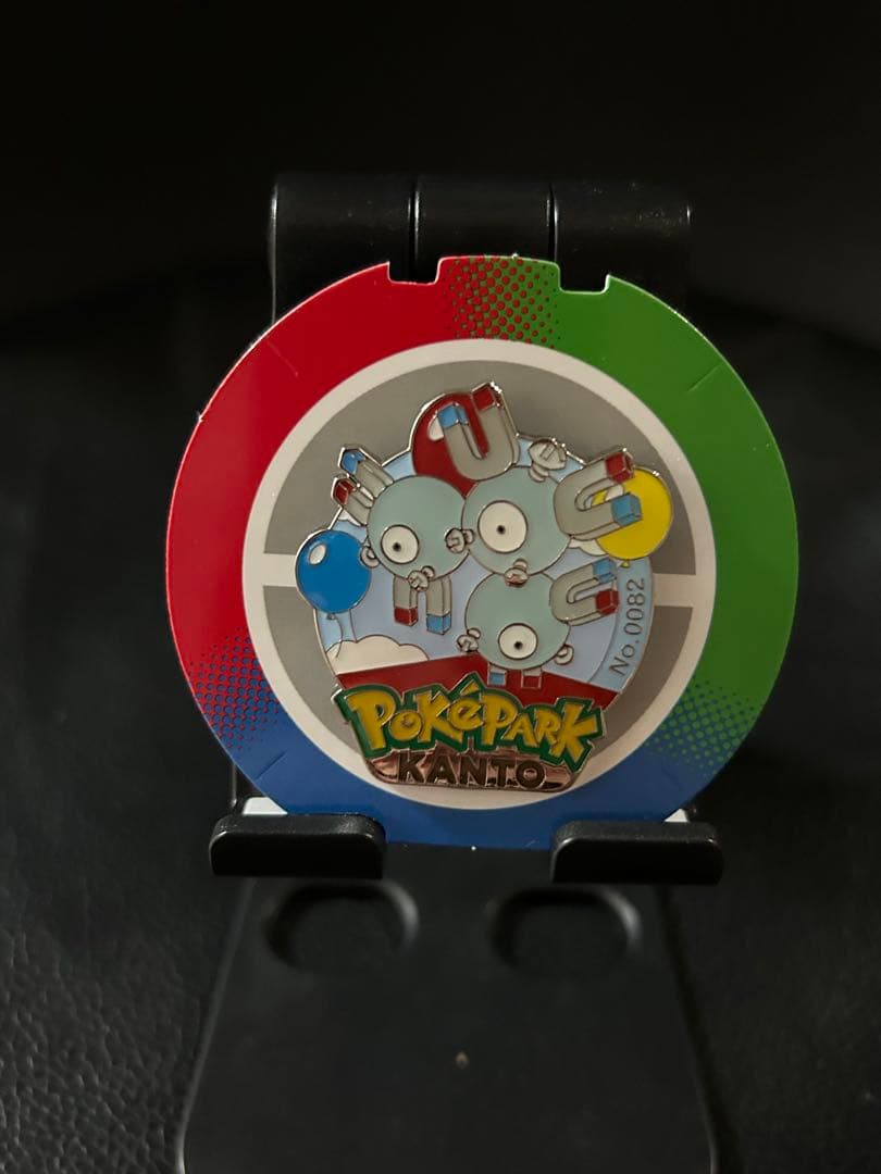 ポケパークカントー ピンズ 8個セット(ボール付き）