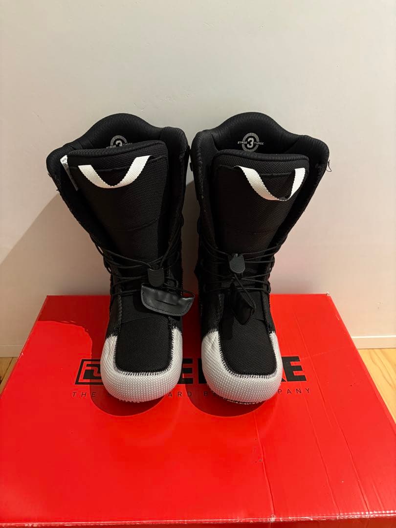 DEELUXE Aeris 25センチ