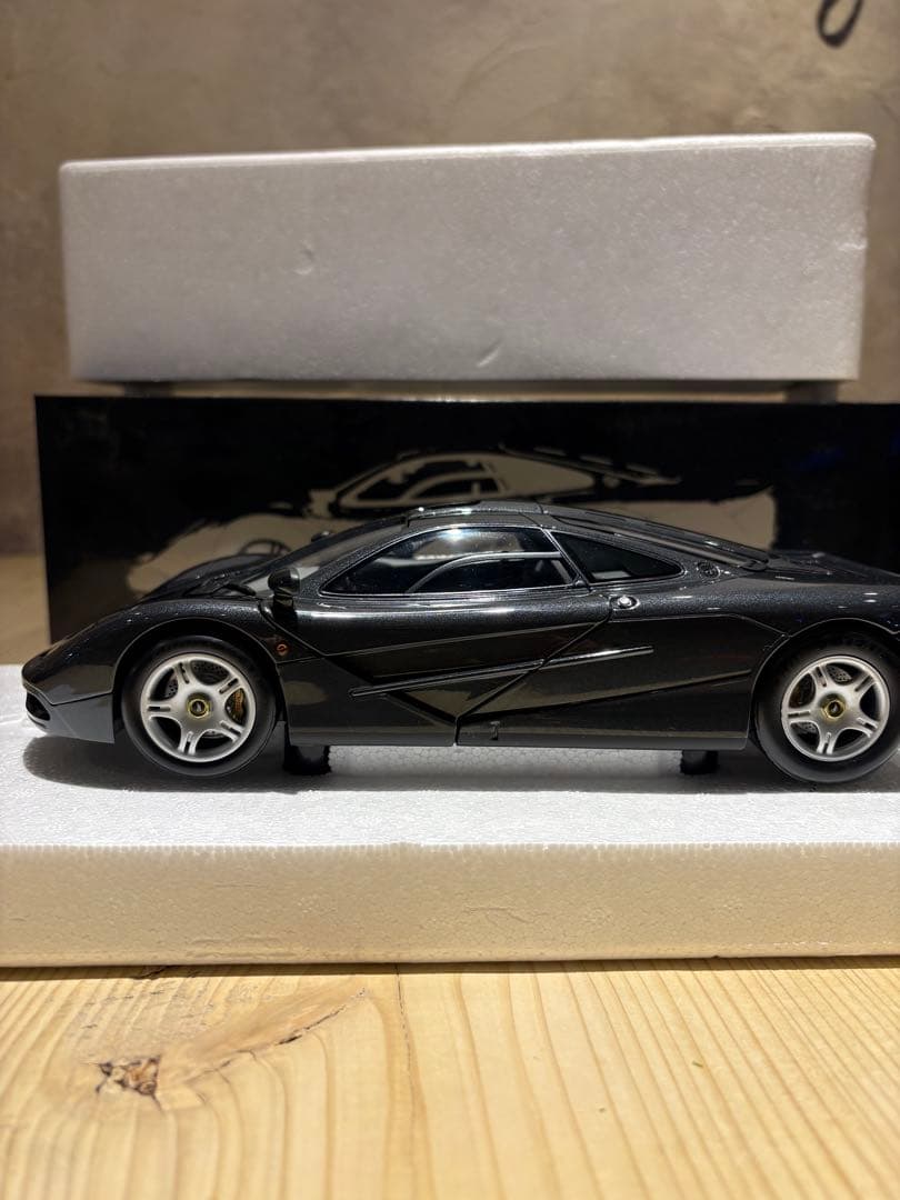 ミニチャンプス1602台限定！1/18 マクラーレン F1 ロードカー 1993