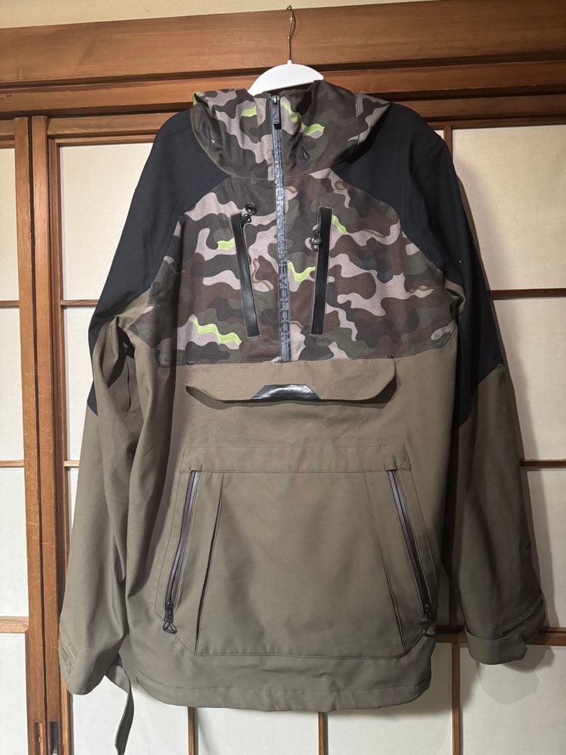 VOLCOM スノーボードウェア　迷彩　上下セット