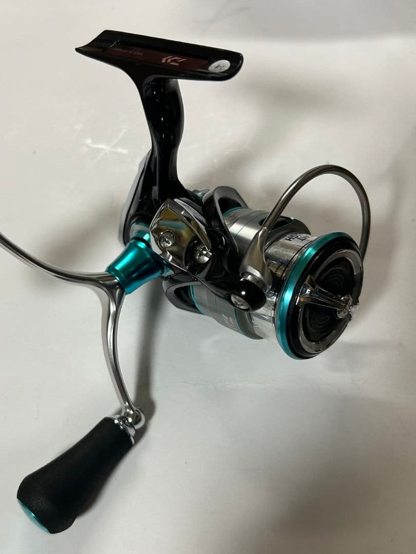 ダイワ スピニングリール 19 エメラルダス LT2500S-H-DH
