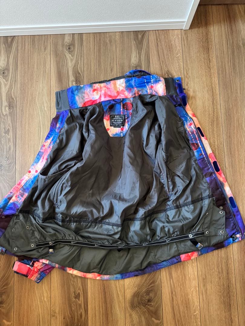 NIKEスノーボードウェア
