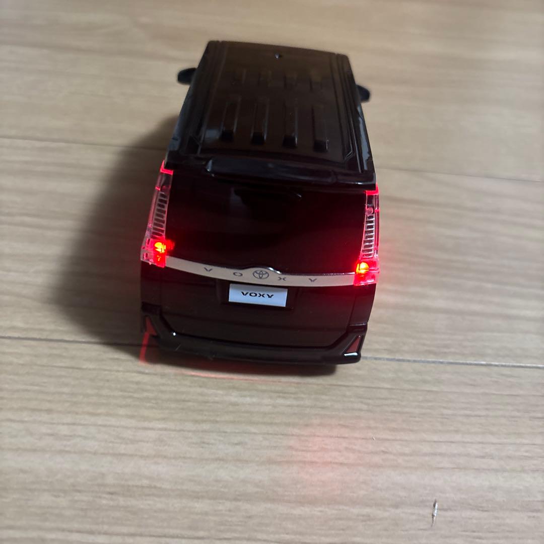 TOYOTAヴォクシーラジコンカー　ジャンク品