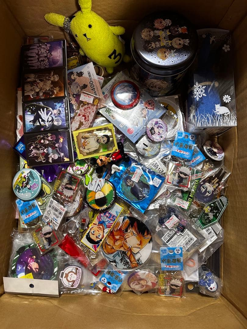 アニメグッズ　まとめ売り　大量　処分　缶バッジ　アクスタ　呪術廻戦　にじさんじ