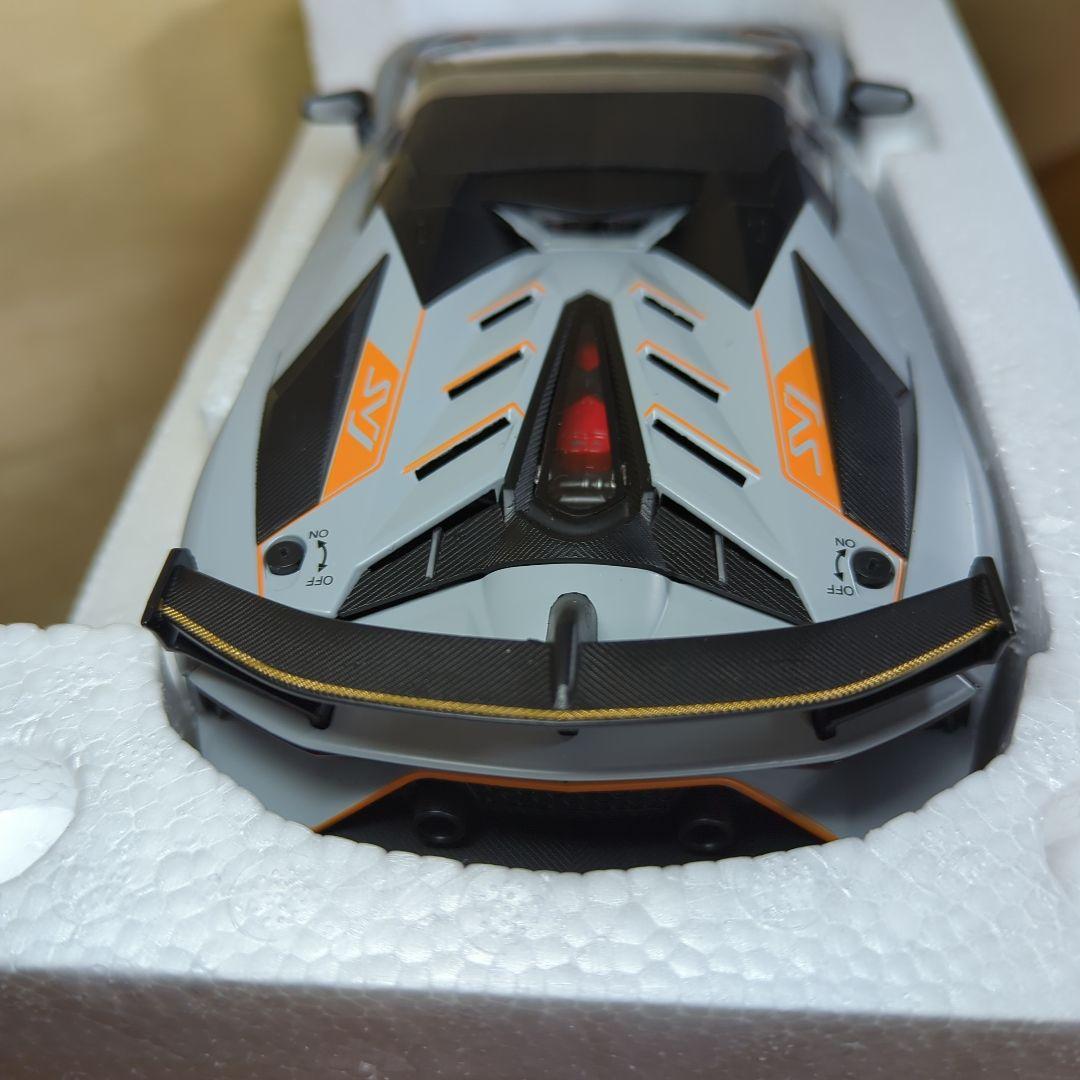 アヴェンタドールSVJ Roadster