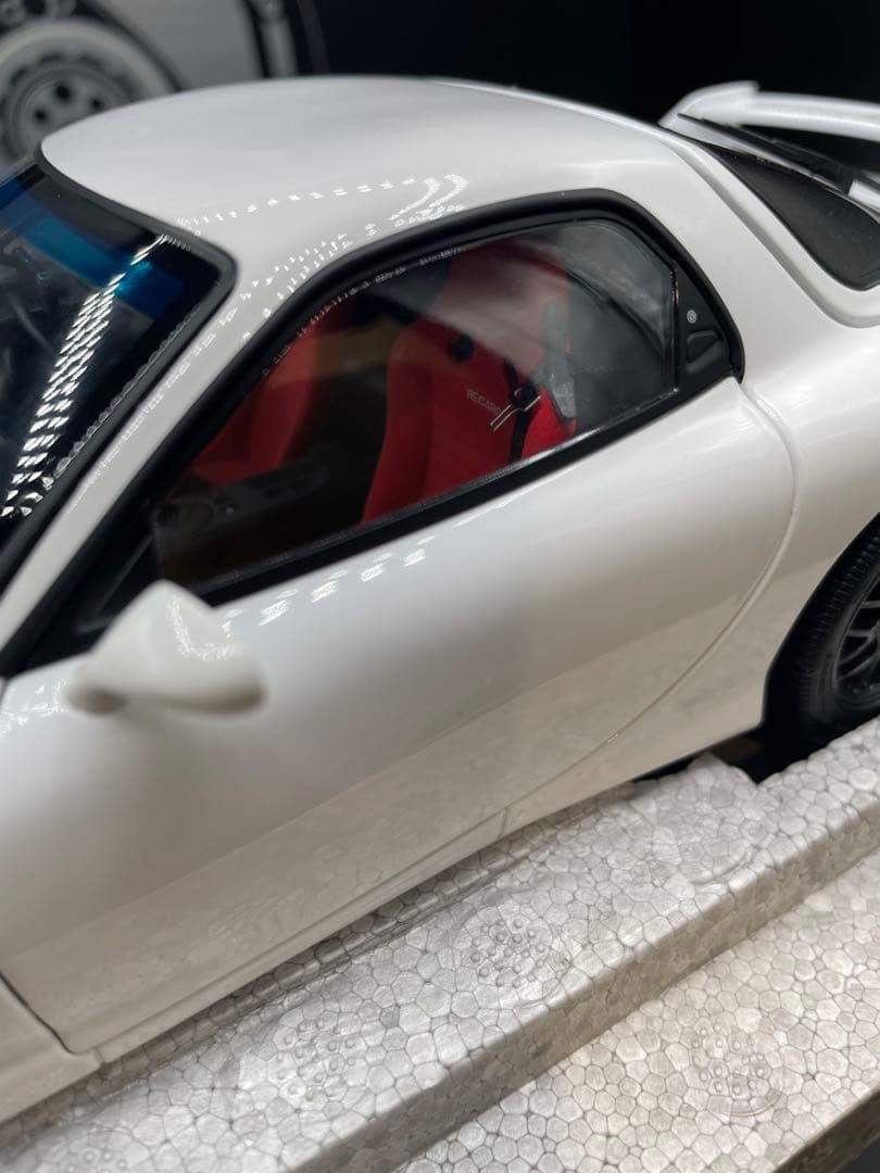 RX-7 1/18スケールモデル