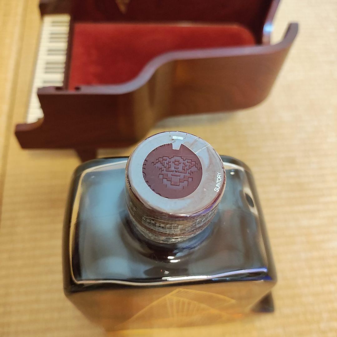 SUNTORY WHISKY HIBIKI グランドピアノ型