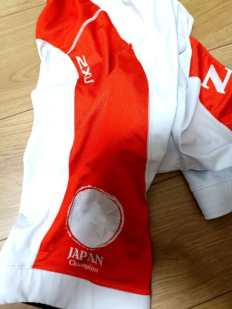 【中古品】2XU 日本チャンピオンデザイン　サイクルウェアー(上下セット)