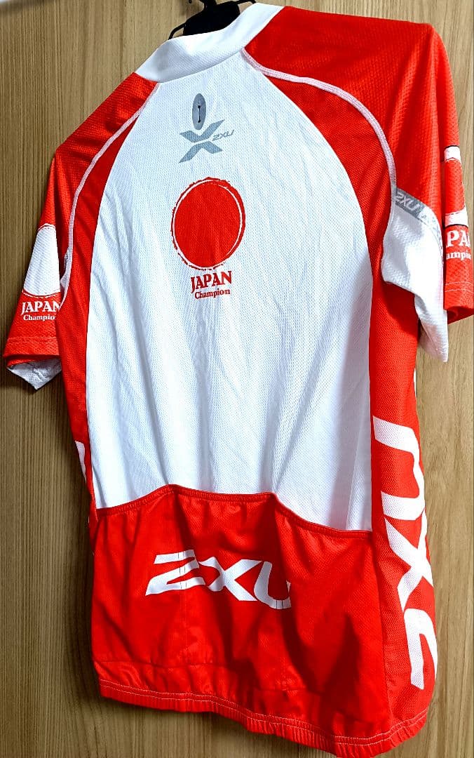 【中古品】2XU 日本チャンピオンデザイン　サイクルウェアー(上下セット)