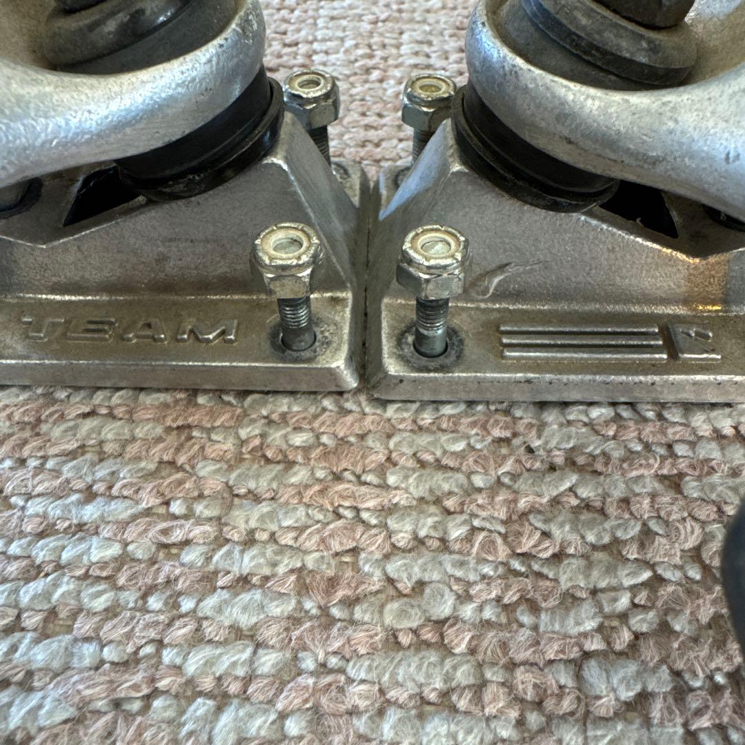 サンダー　トラック