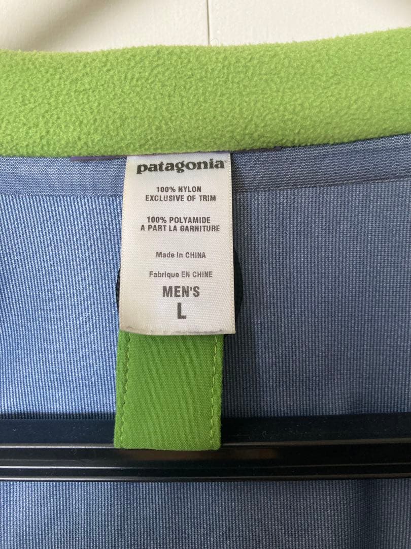patagonia フード付きジャケット グリーン